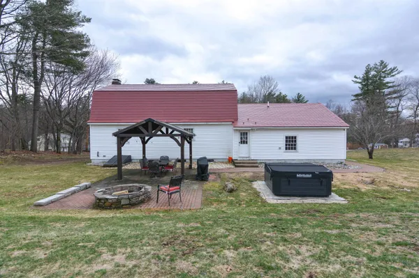 $649,900 | 40 Barkland Drive, Derry, NH 03038