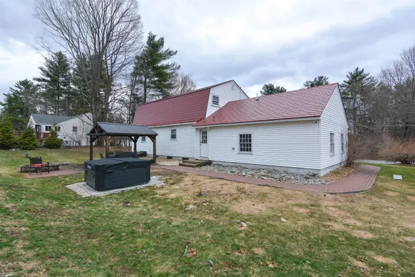 $649,900 | 40 Barkland Drive, Derry, NH 03038
