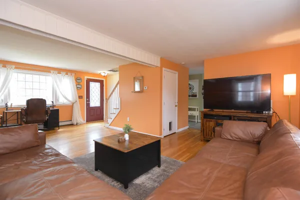 $649,900 | 40 Barkland Drive, Derry, NH 03038