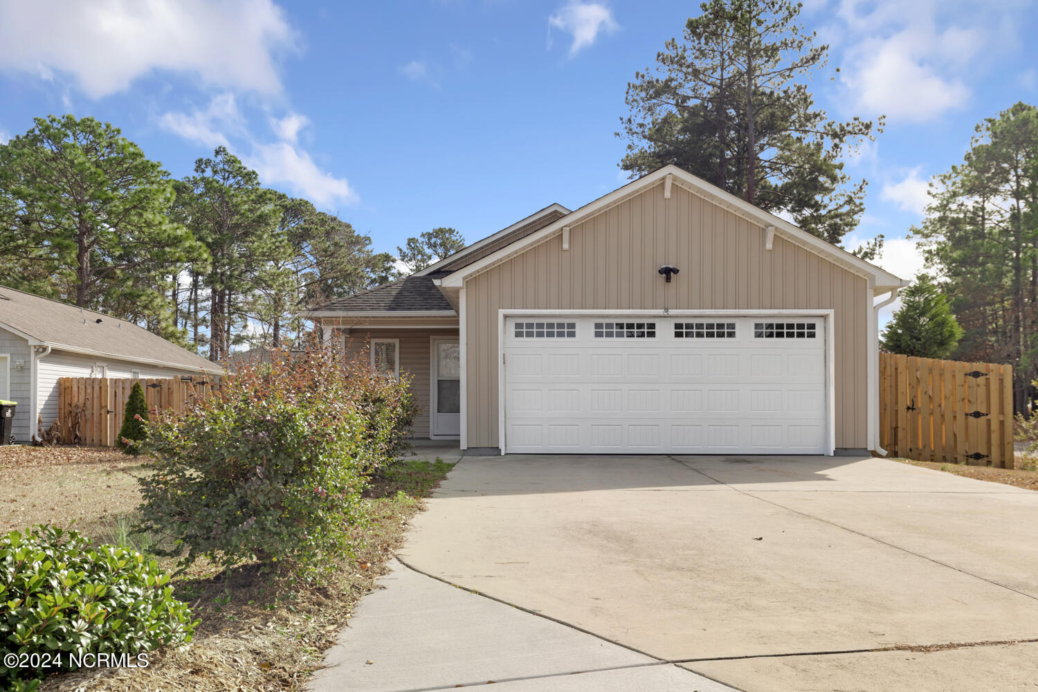 102 Bay Tree Circle Hampstead, NC 28443 - Photo 2 of 24 baytree