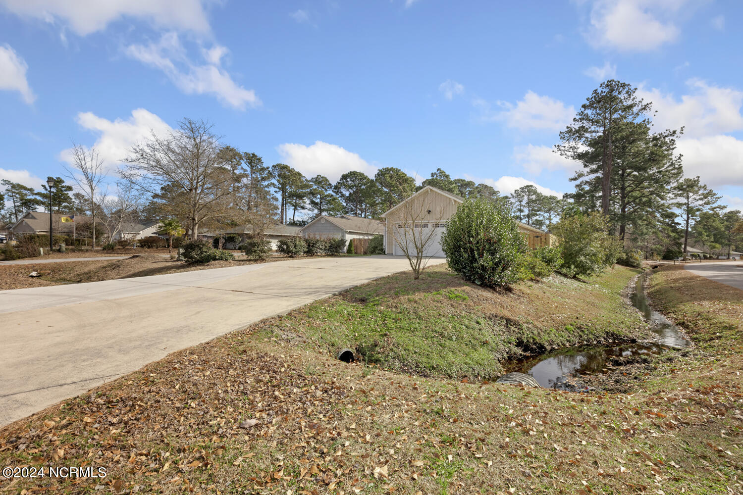 102 Bay Tree Circle Hampstead, NC 28443 - Photo 4 of 24 baytree-23