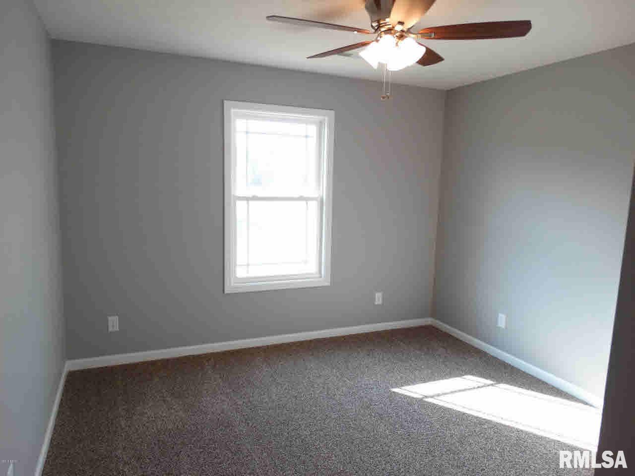 1807 Dynasty Road Herrin, IL 62948 - Photo 34 of 38
