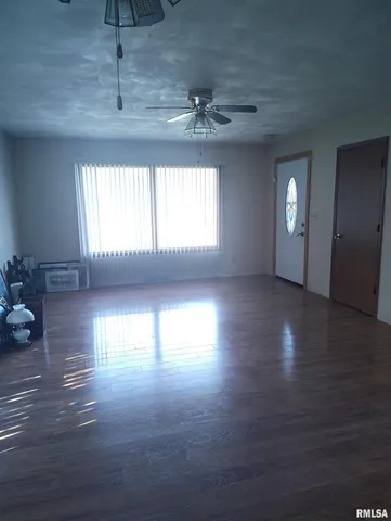 $99,900 | 235 Smith Street, Prairie City, IL 61470