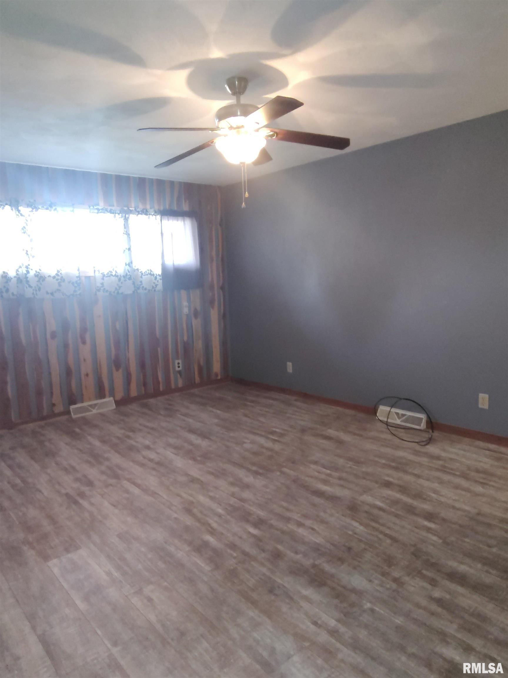 235 Smith Street Prairie City, IL 61470 - Photo 16 of 22