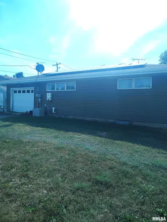 $94,900 | 235 Smith Street, Prairie City, IL 61470