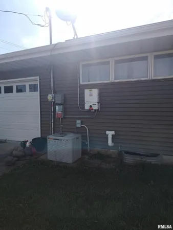 $94,900 | 235 Smith Street, Prairie City, IL 61470