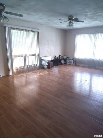 $94,900 | 235 Smith Street, Prairie City, IL 61470