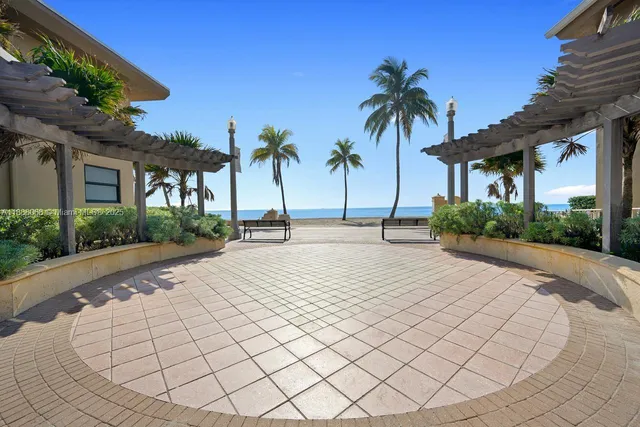 a view of a yard and a garage