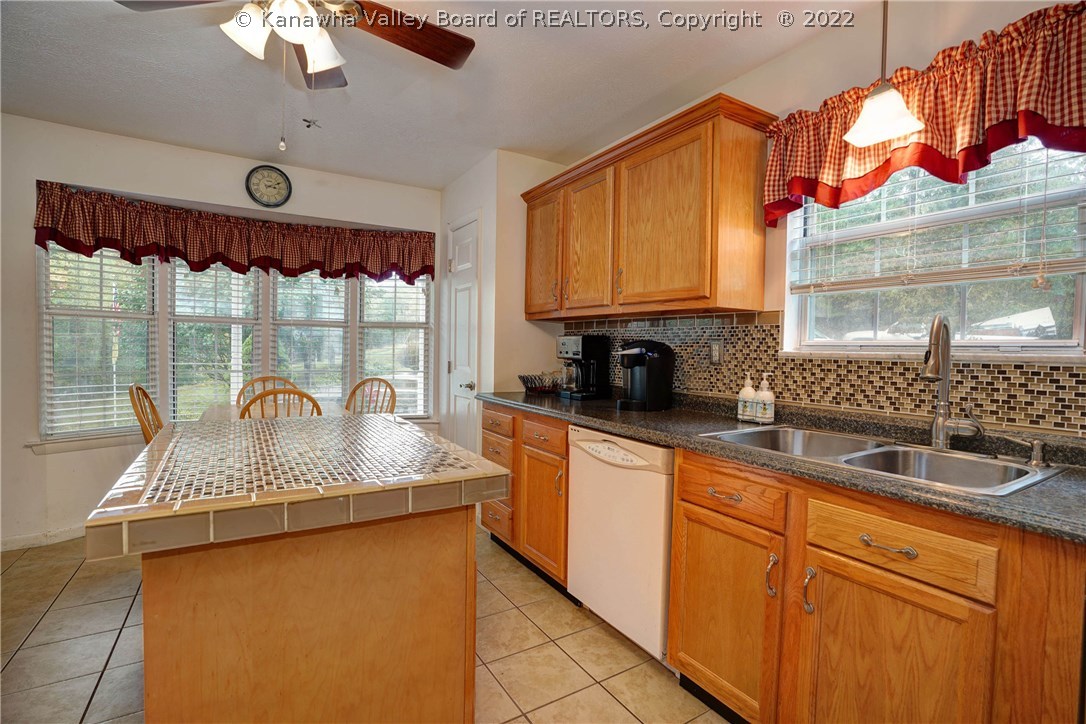 78 Sapphire Road St. Albans, WV 25177 - Photo 7 of 30 Gallery Image 7
