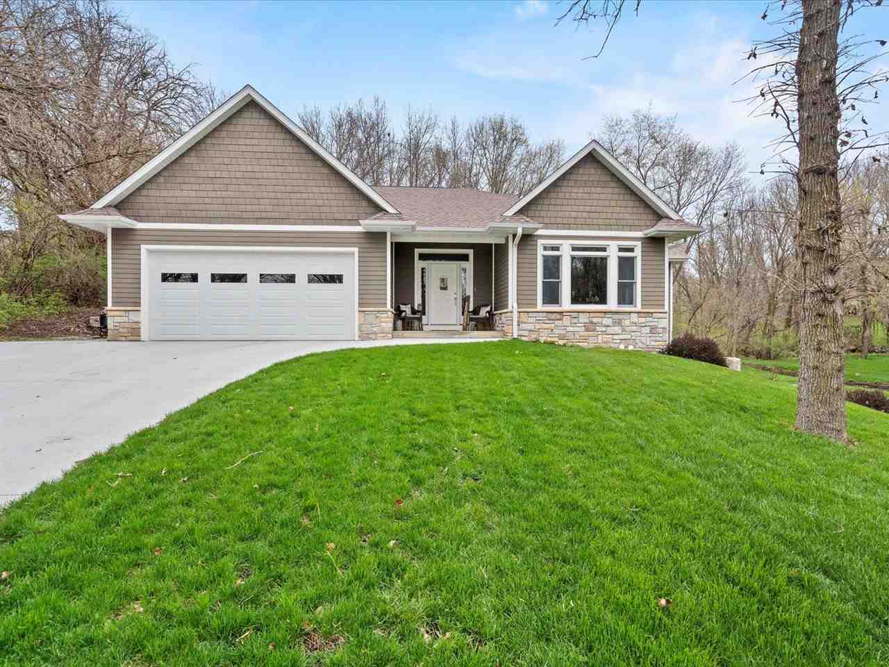 4062 Crestview Road Northeast Solon, IA 52333 - Photo 1 of 47 Gallery Image 1