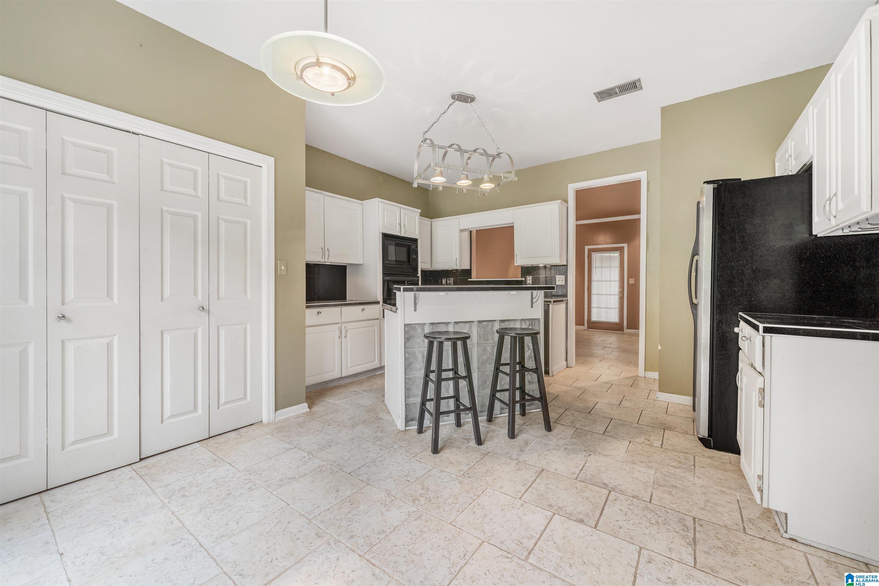 466 Cambrian Ridge Trail Pelham, AL 35124 - Photo 12 of 30