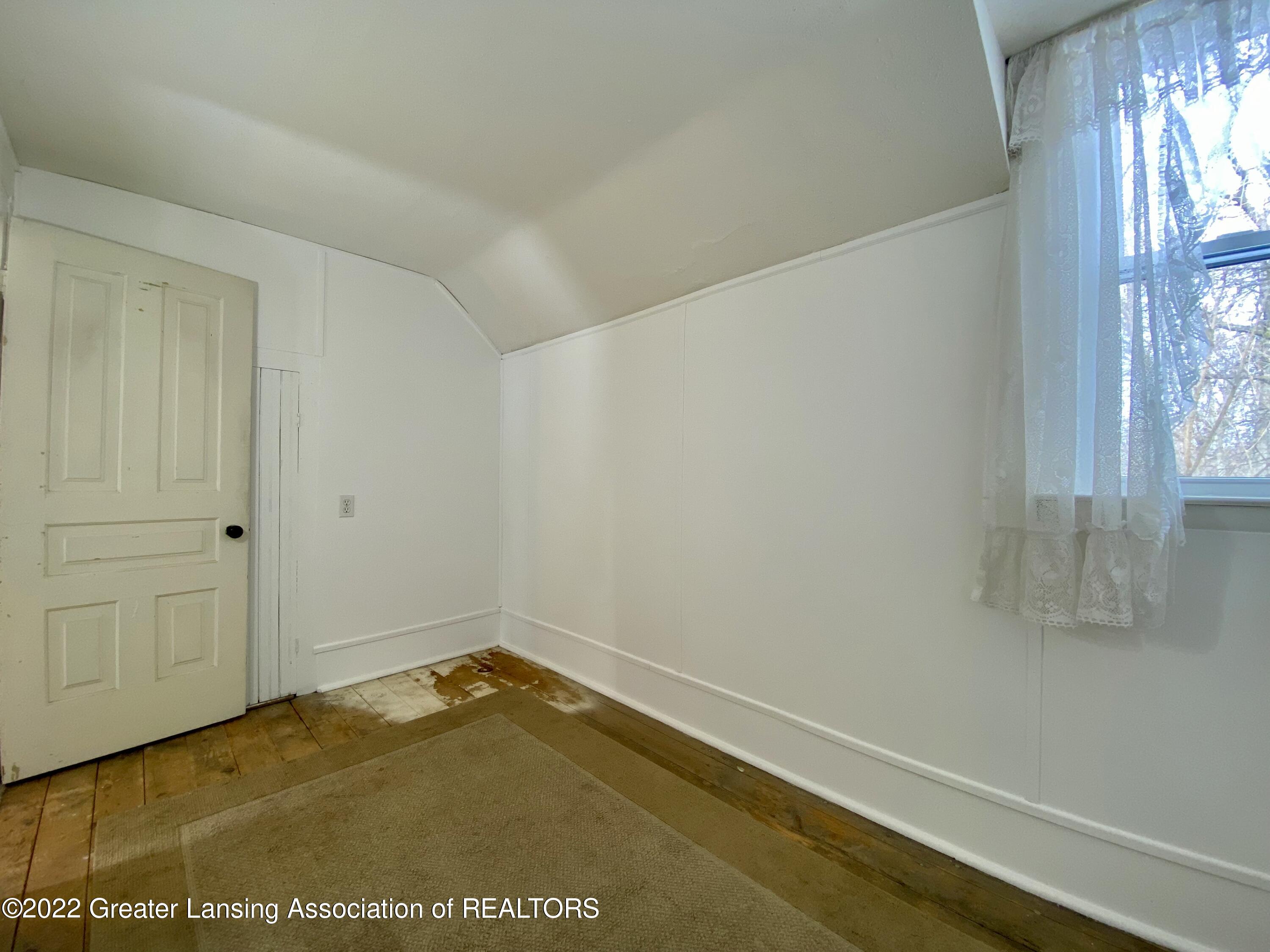 2510 Pleasant Grove Road Lansing, MI 48910 - Photo 26 of 31 bedroom