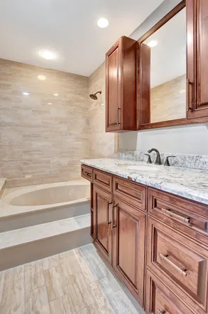 $5,000 | 7520 La Paz Boulevard, Unit 307, Boca Raton, FL 33433