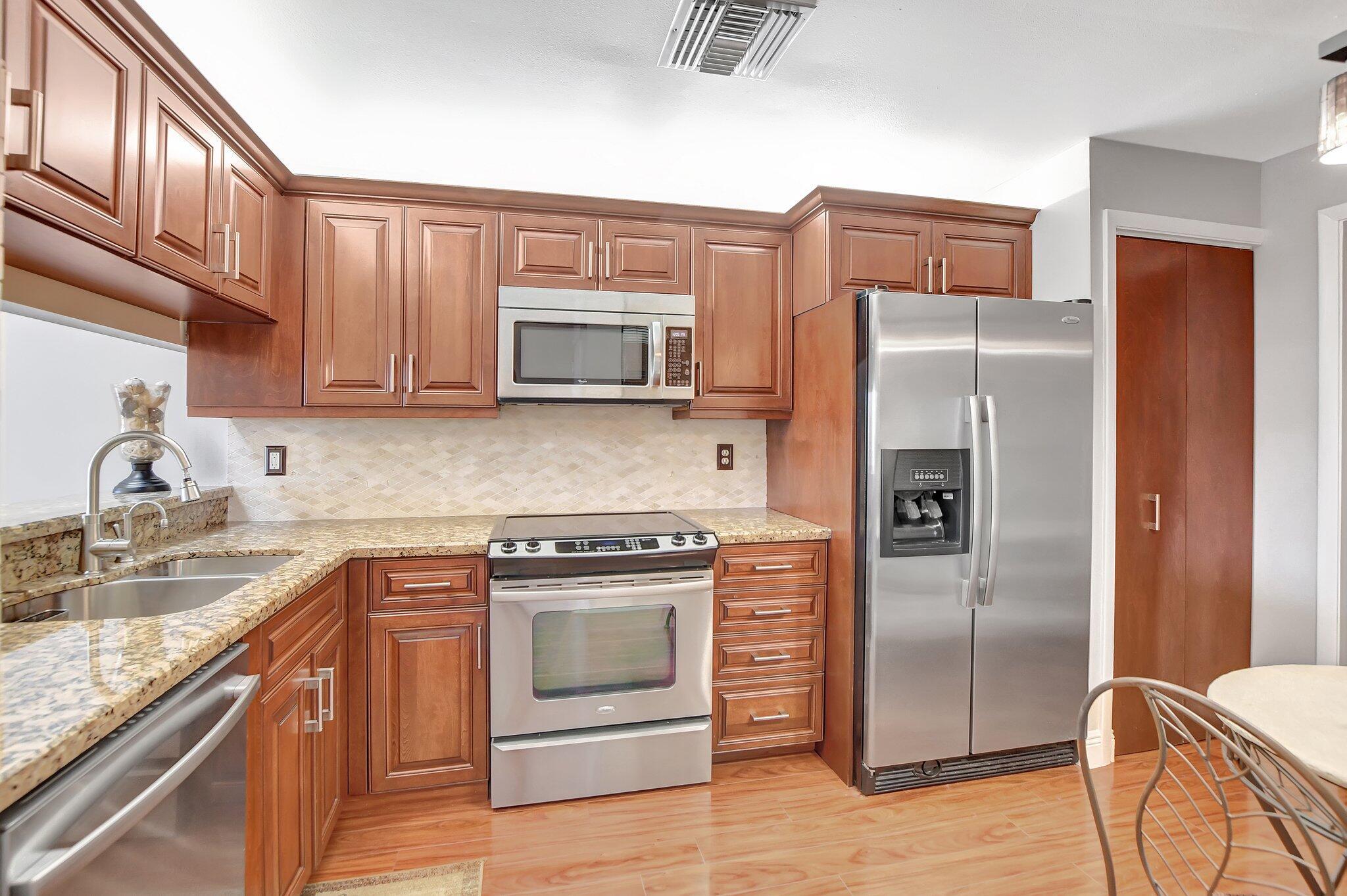 7520 La Paz Boulevard, Unit 307 Boca Raton, FL 33433 - Photo 5 of 34 8-web-or-mls-DSC_0411