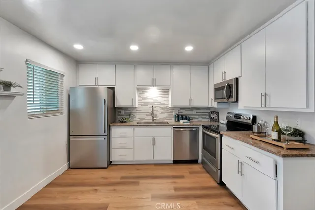 $2,100 | 444 Obispo Avenue, Unit 201, Long Beach, CA 90814