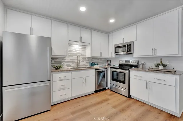 $2,100 | 444 Obispo Avenue, Unit 201, Long Beach, CA 90814