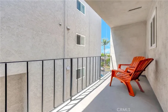 $2,100 | 444 Obispo Avenue, Unit 201, Long Beach, CA 90814