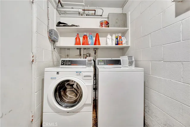 $2,100 | 444 Obispo Avenue, Unit 201, Long Beach, CA 90814