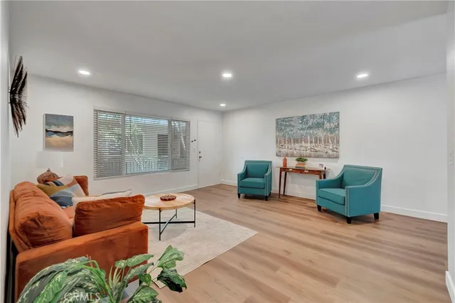 $2,100 | 444 Obispo Avenue, Unit 201, Long Beach, CA 90814