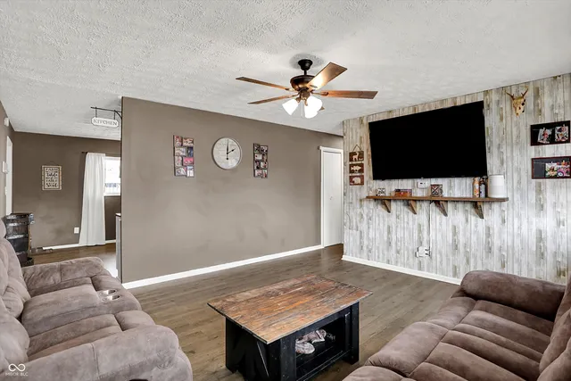 $194,900 | 1860 Churchill Road, Franklin, IN 46131