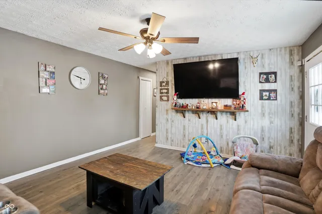 $209,900 | 1860 Churchill Road, Franklin, IN 46131