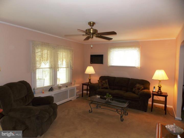 110 Wellington Road Aston, PA 19014 - Photo 4 of 23