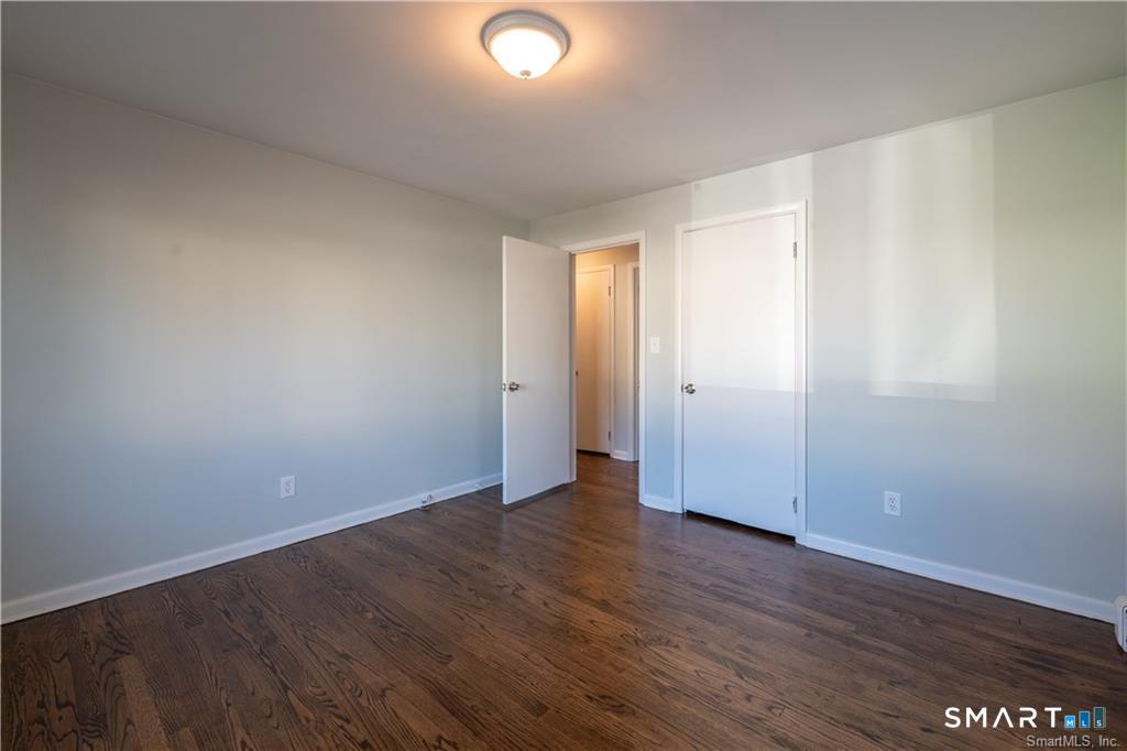 927 Birmingham Street Bridgeport, CT 06606 - Photo 15 of 27