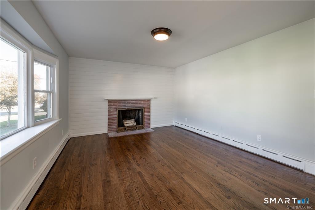 927 Birmingham Street Bridgeport, CT 06606 - Photo 16 of 27