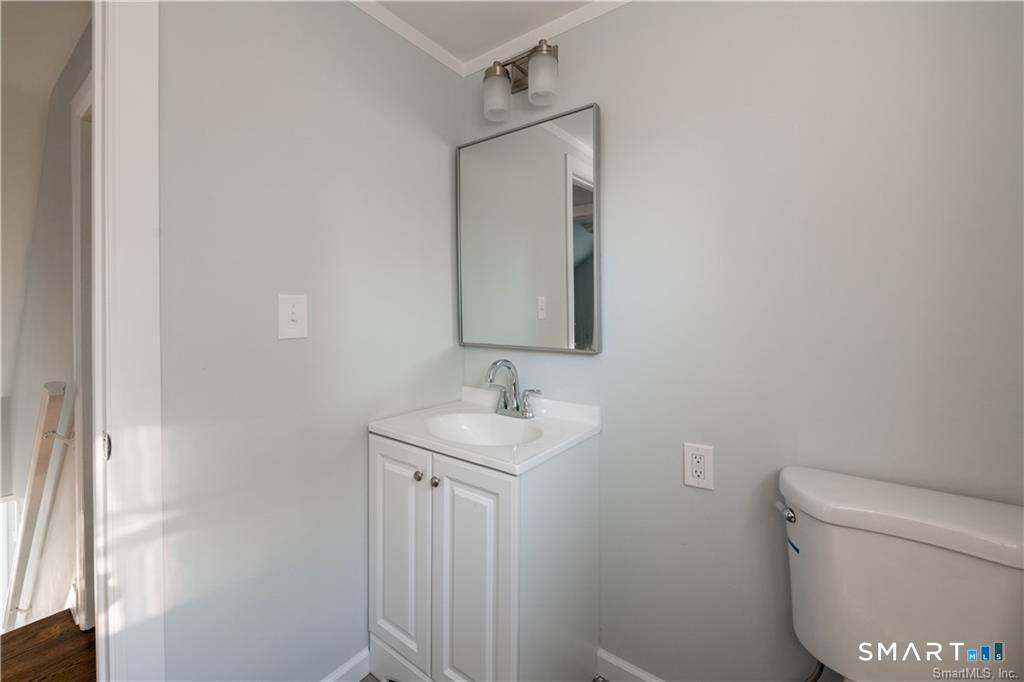927 Birmingham Street Bridgeport, CT 06606 - Photo 19 of 27