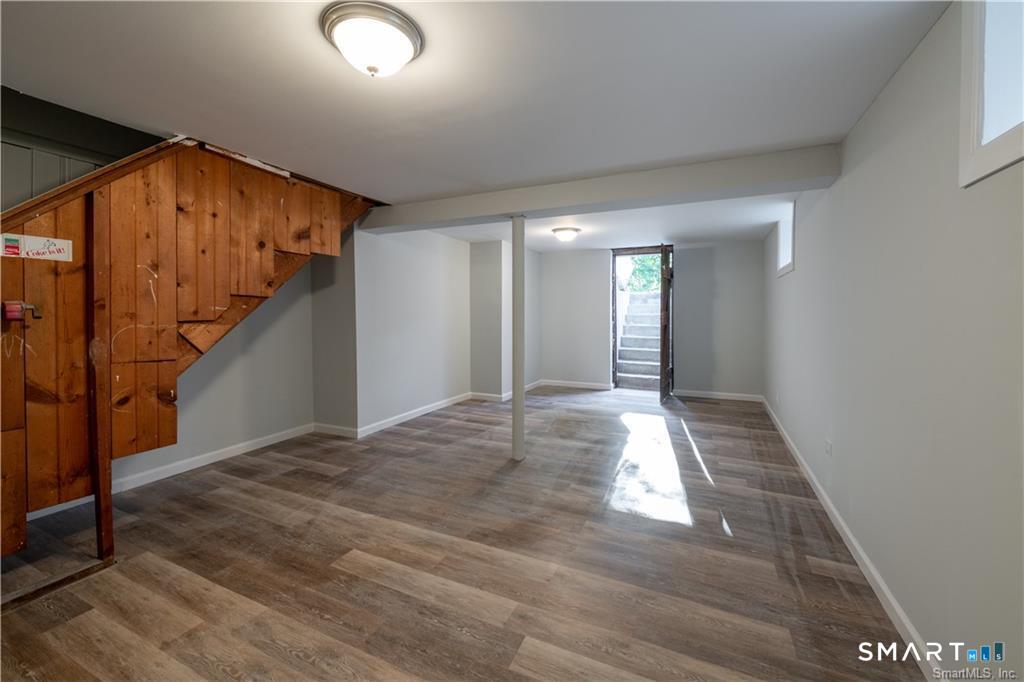 927 Birmingham Street Bridgeport, CT 06606 - Photo 23 of 27