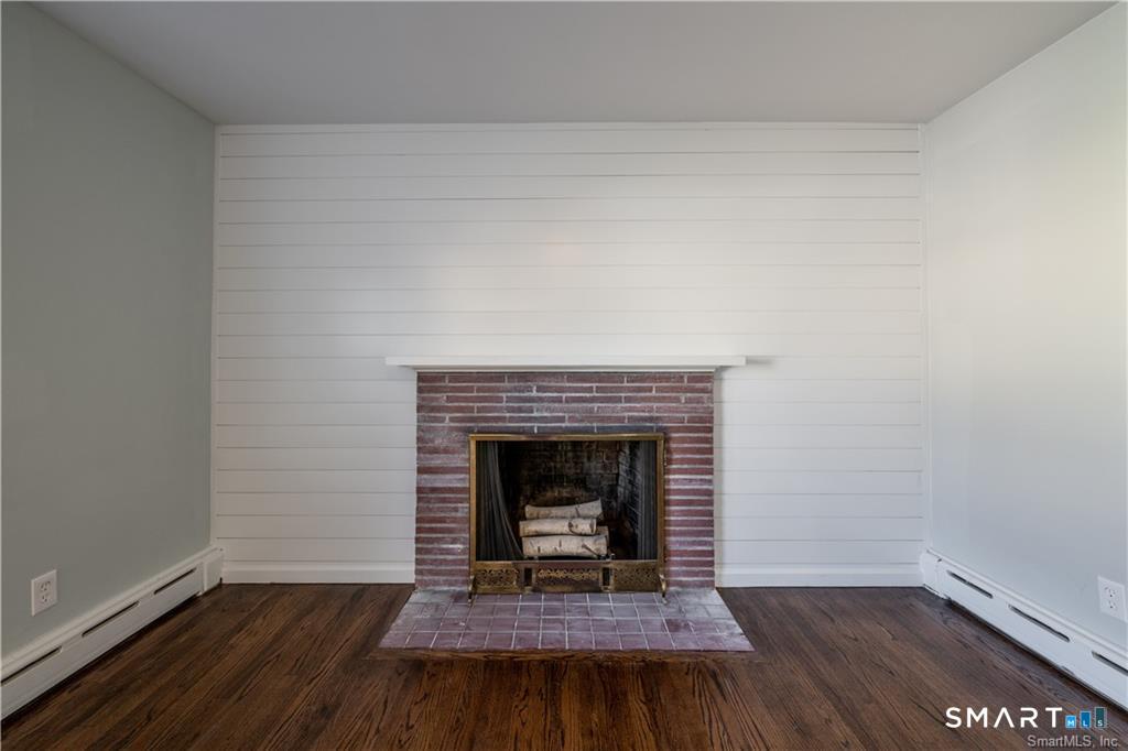 927 Birmingham Street Bridgeport, CT 06606 - Photo 8 of 27
