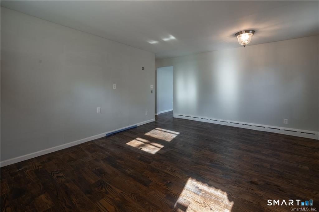 927 Birmingham Street Bridgeport, CT 06606 - Photo 10 of 27