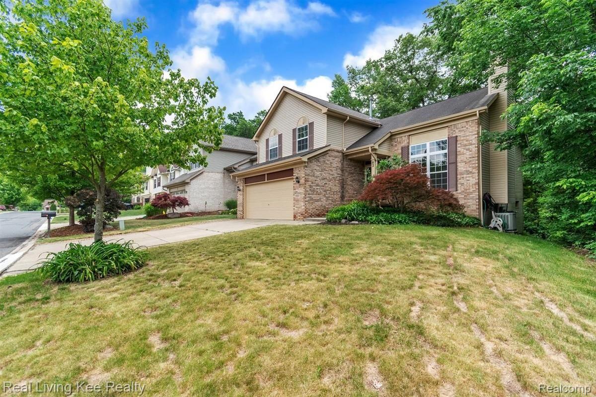 82 Eagle Ridge Road Lake Orion, MI 48360 - Photo 4 of 44 04-82-Eagle-Ridge-Rd-WindowStill-Re.jpg