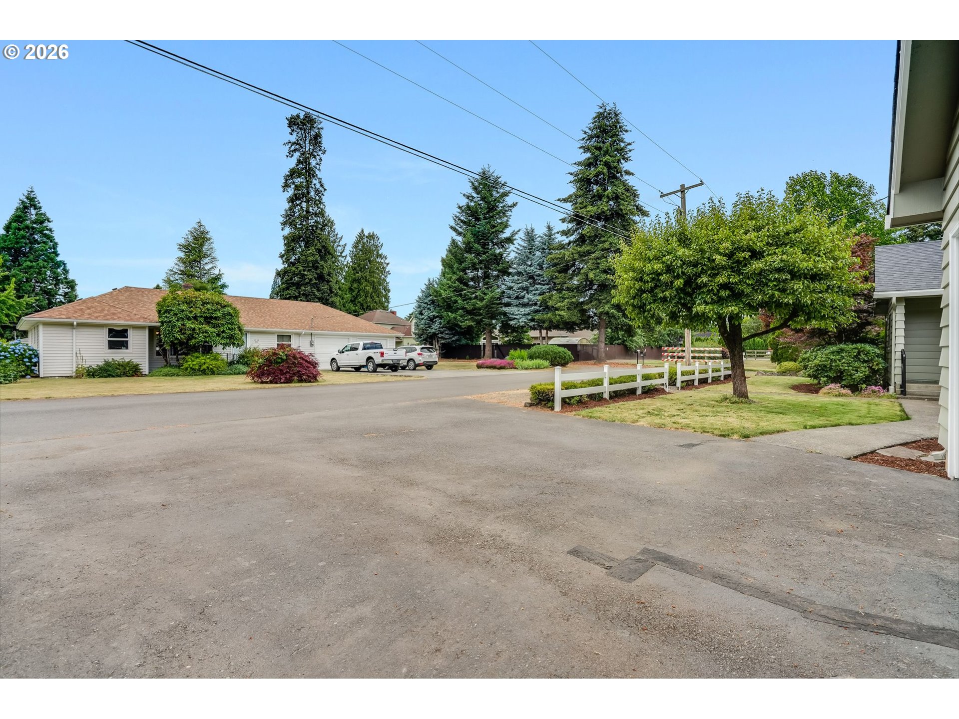 2537 B Street Hubbard, OR 97032 - Photo 39 of 43 Driveway