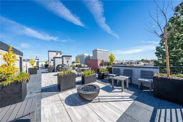 $5,000 | 150 South Oak Knoll Avenue, Unit 105, Pasadena, CA 91101