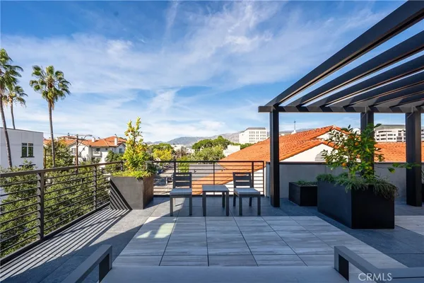 $5,000 | 150 South Oak Knoll Avenue, Unit 105, Pasadena, CA 91101
