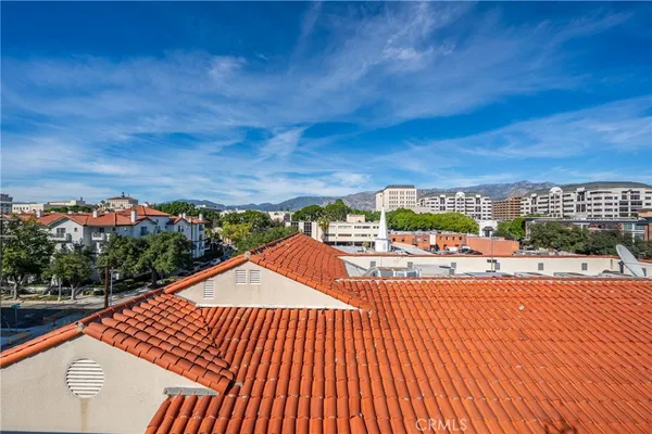 $5,000 | 150 South Oak Knoll Avenue, Unit 105, Pasadena, CA 91101