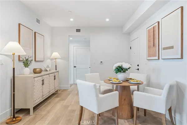 $5,000 | 150 South Oak Knoll Avenue, Unit 105, Pasadena, CA 91101