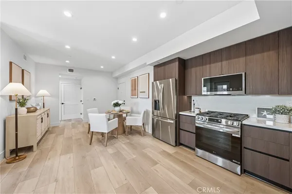 $5,000 | 150 South Oak Knoll Avenue, Unit 105, Pasadena, CA 91101