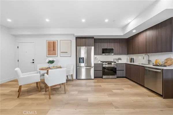 $5,000 | 150 South Oak Knoll Avenue, Unit 105, Pasadena, CA 91101