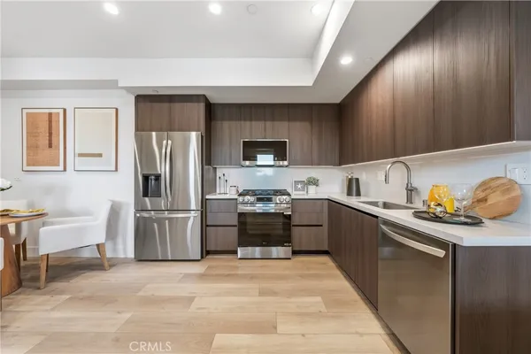 $5,000 | 150 South Oak Knoll Avenue, Unit 105, Pasadena, CA 91101