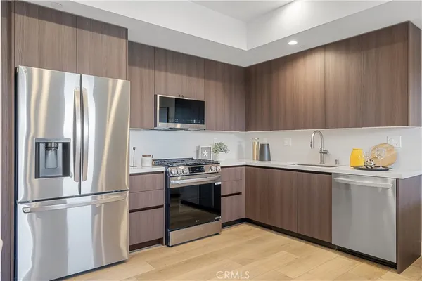 $5,000 | 150 South Oak Knoll Avenue, Unit 105, Pasadena, CA 91101