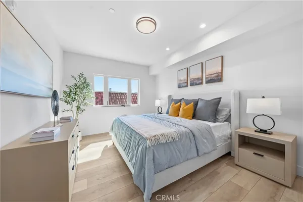 $5,000 | 150 South Oak Knoll Avenue, Unit 105, Pasadena, CA 91101