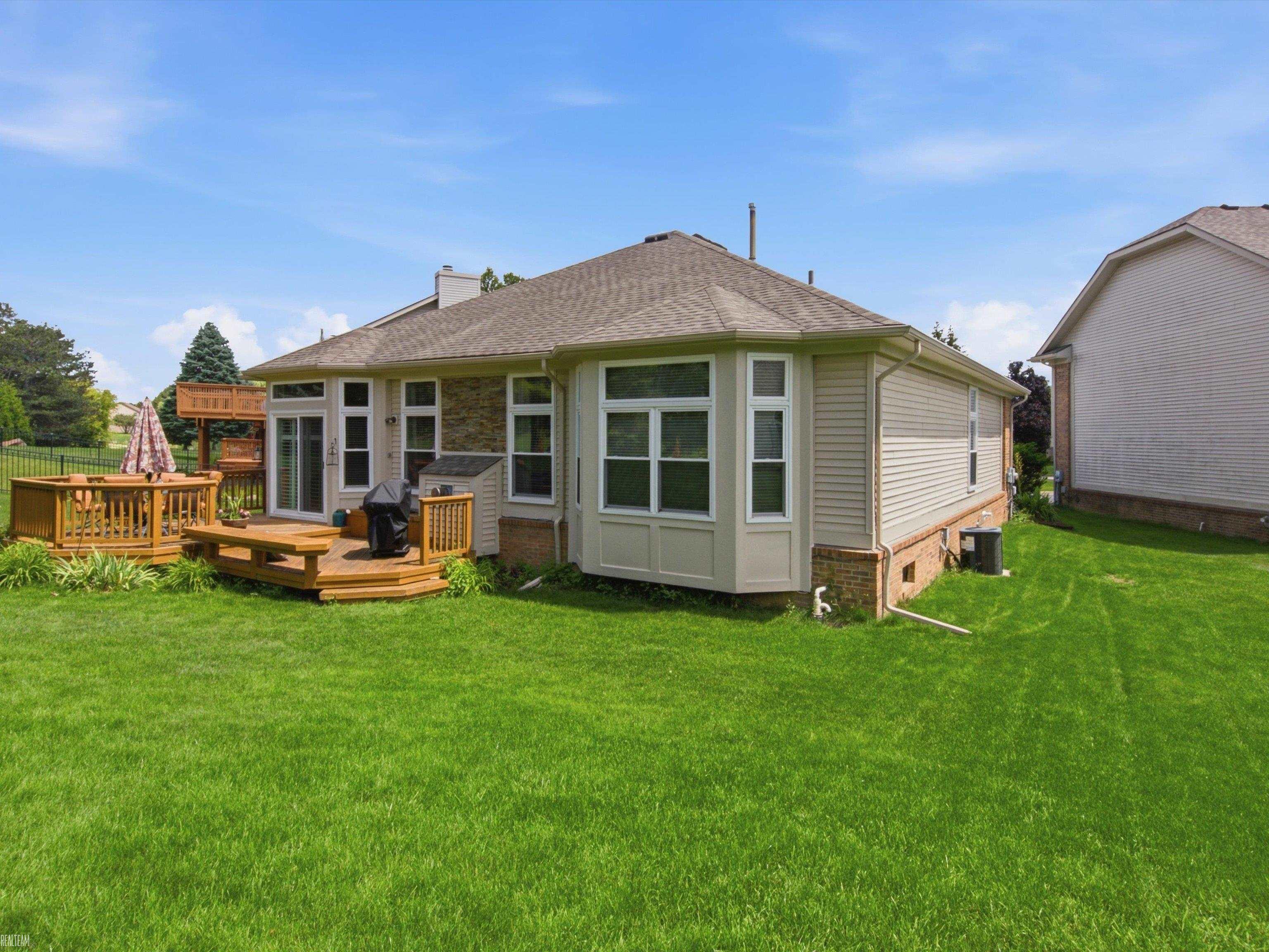 4652 Amberwood Court Rochester, MI 48306 - Photo 34 of 45