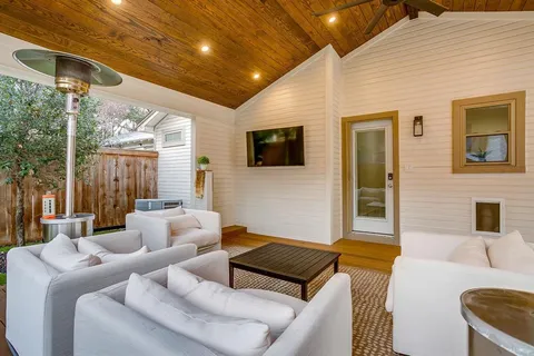 $799,000 | 3909 West 7th Street, Fort Worth, TX 76107