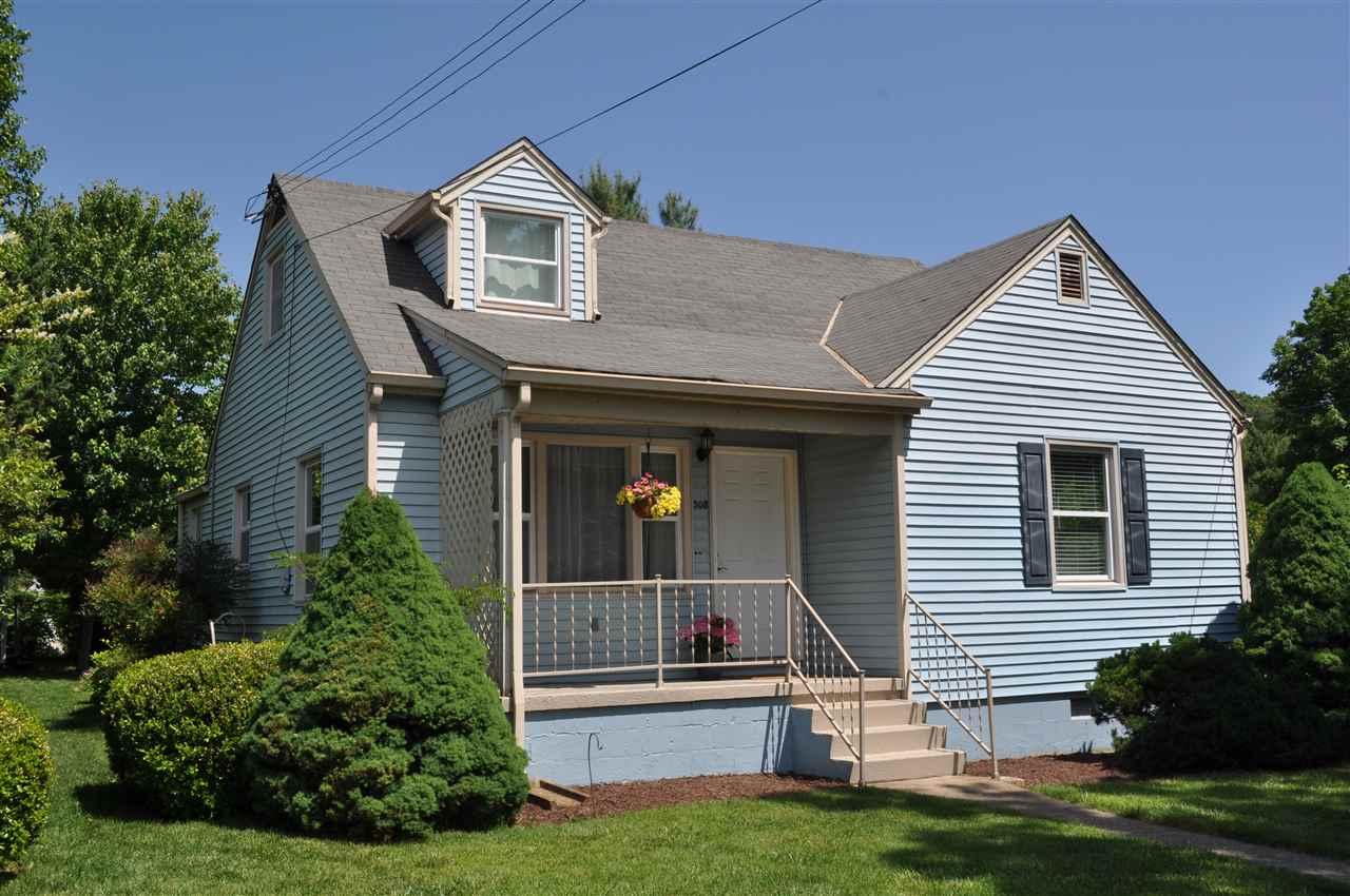 308 Devon Road Staunton, VA 24401 - Photo 1 of 16 Gallery Image 1
