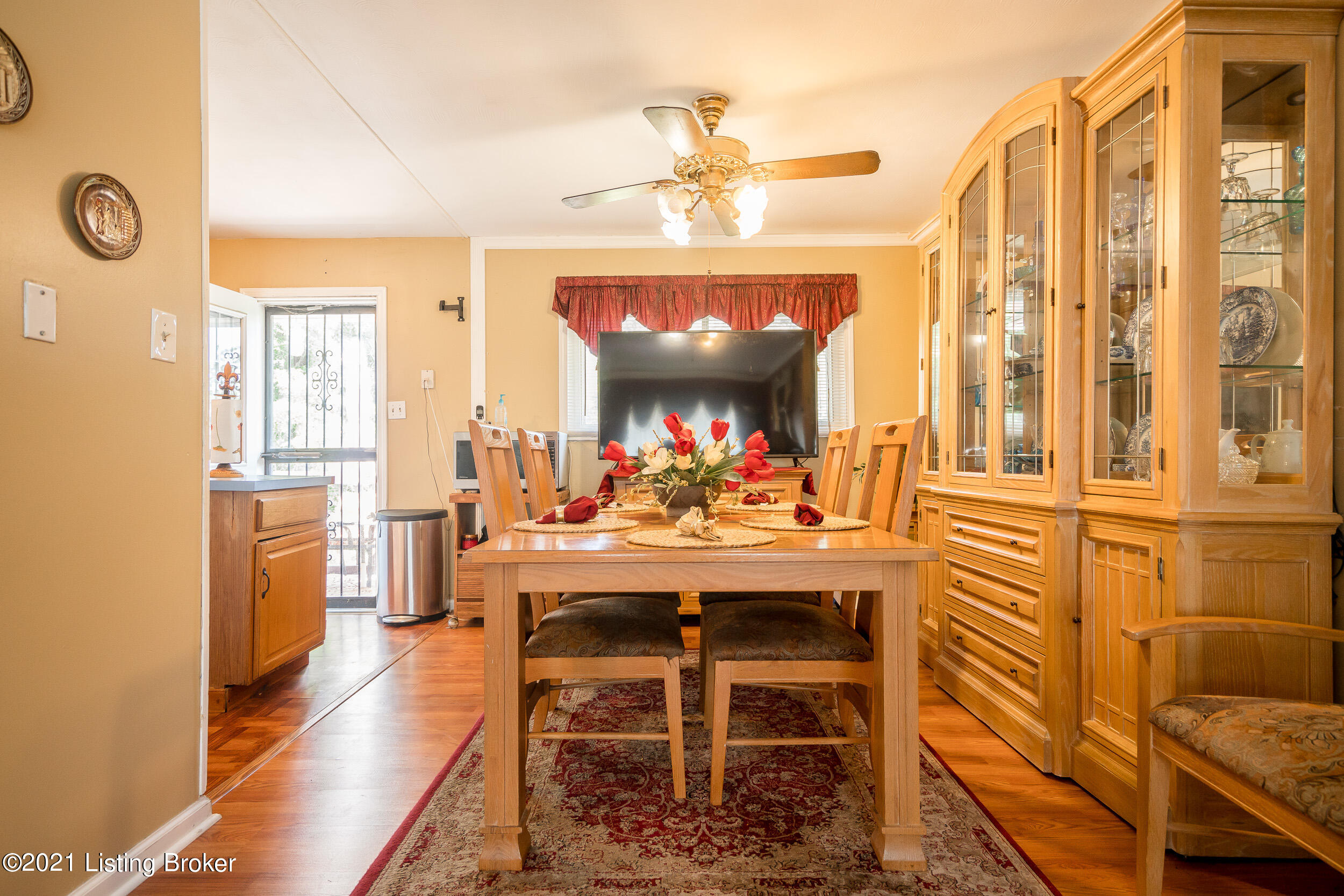 5011 Red Fern Road Louisville, KY 40218 - Photo 11 of 39 5011 Red Fern Rd-22