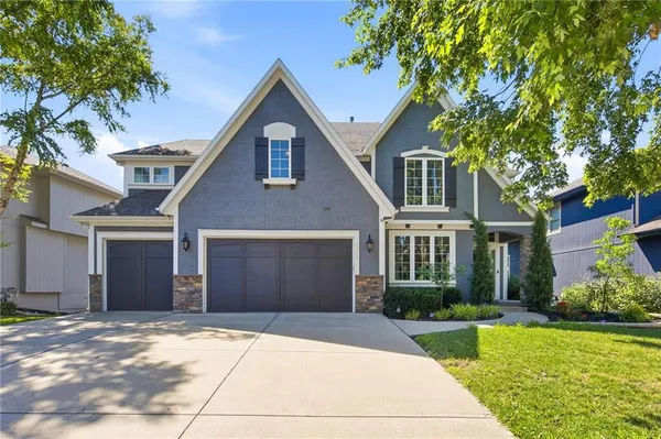 $565,000 | 15401 West 165th Street, Olathe, KS 66062