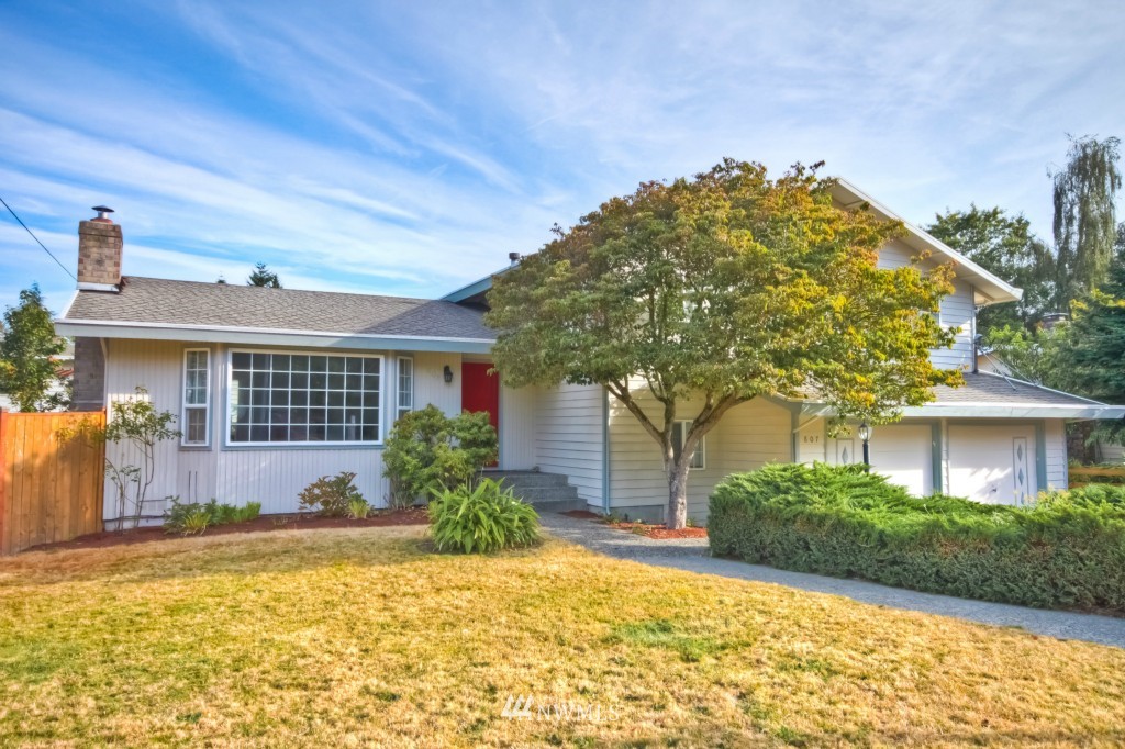 807 15th Street Southwest Edmonds, WA 98020 - Photo 1 of 15 Gallery Image 1