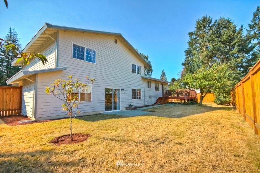 807 15th Street Southwest Edmonds, WA 98020 - Photo 2 of 15 Gallery Image 2